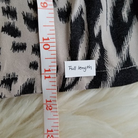 Forever21 | Super soft animal print shorts (S/P) - Picture 10 of 11